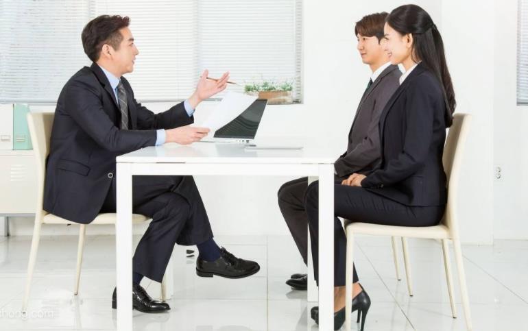 男生面试穿什么衣服比较合适？面试最忌讳穿什么衣服？