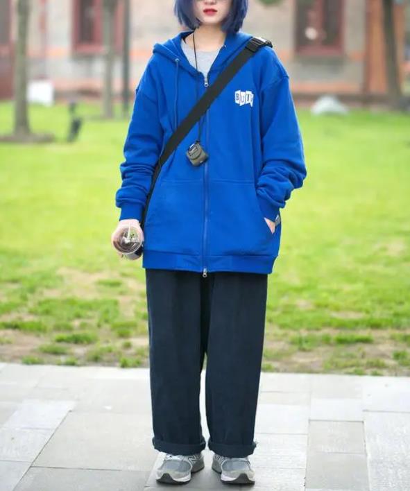 春天适合穿什么颜色的衣服?分享几种春天衣服的色彩搭配方案 春天适合穿什么颜色的衣服?分享几种春天衣服的色彩搭配方案