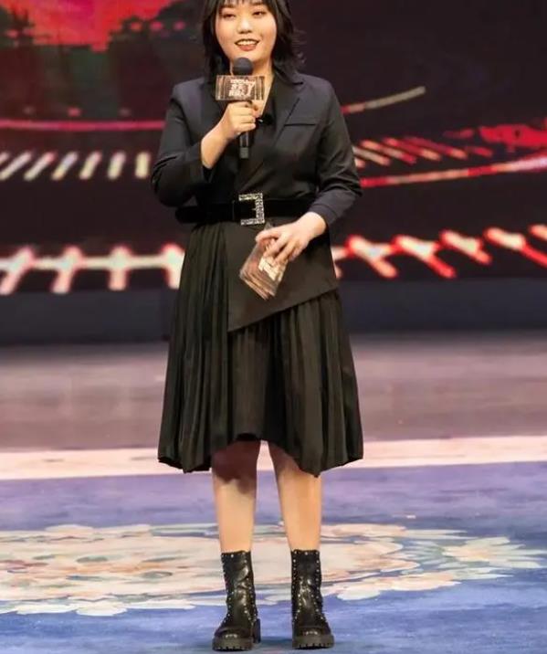 春季微胖女生怎么搭配衣服 今年流行的小清新穿衣搭配技巧