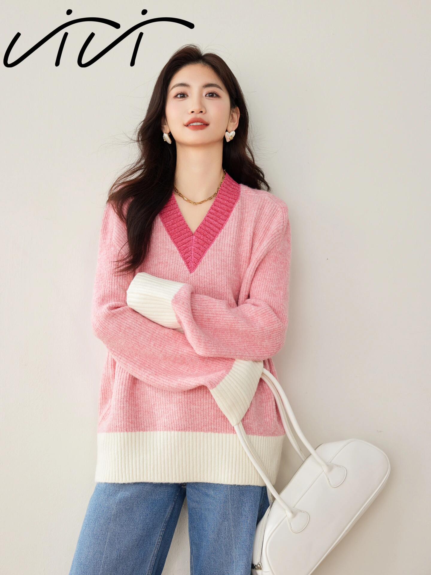 少女心狙击!这件粉色V领毛衣甜到犯规 少女心狙击!这件粉色V领毛衣甜到犯规