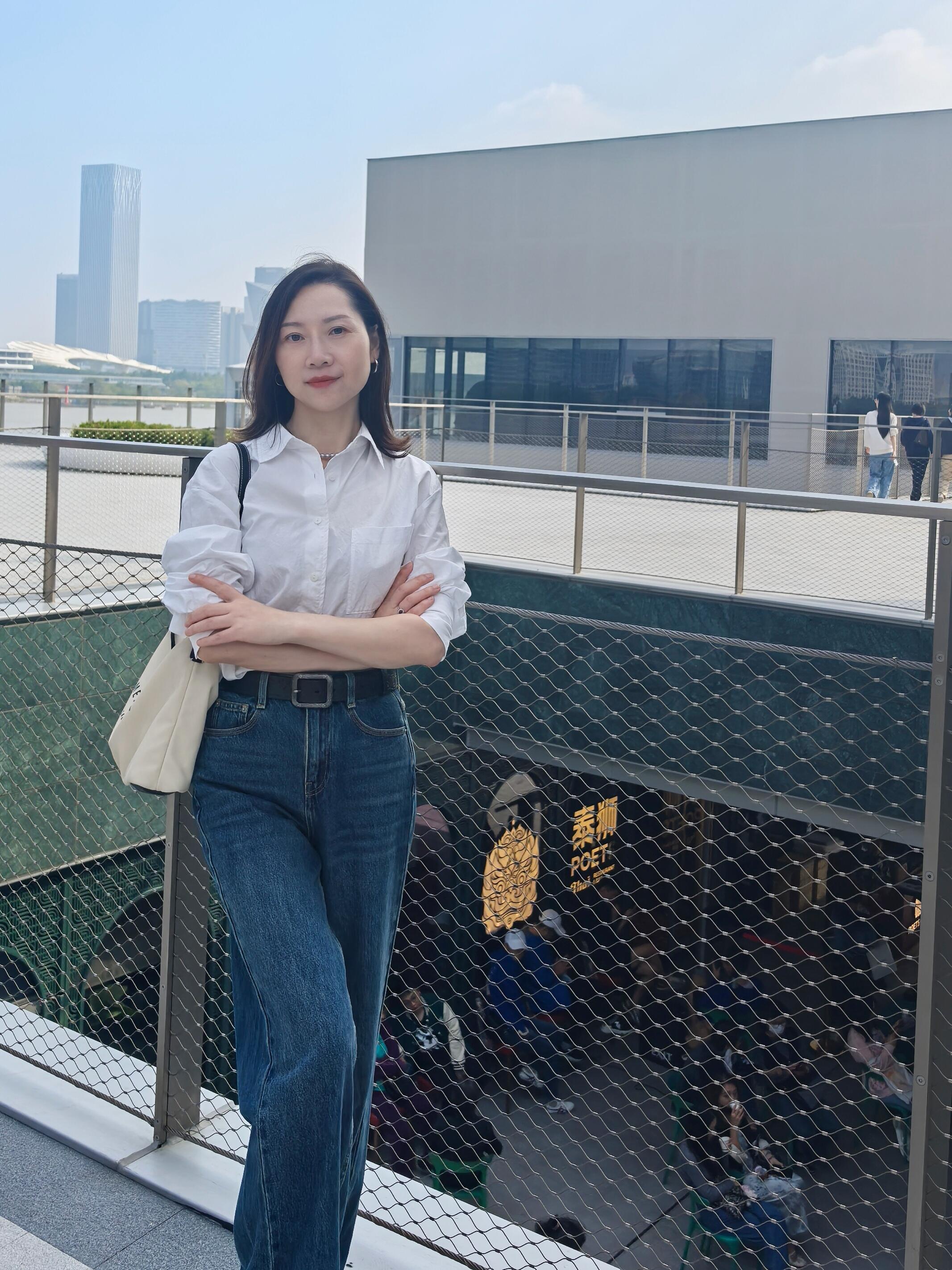 47 岁女性的优雅秘诀:简而不凡,方显高级 47 岁女性的优雅秘诀:简而不凡,方显高级