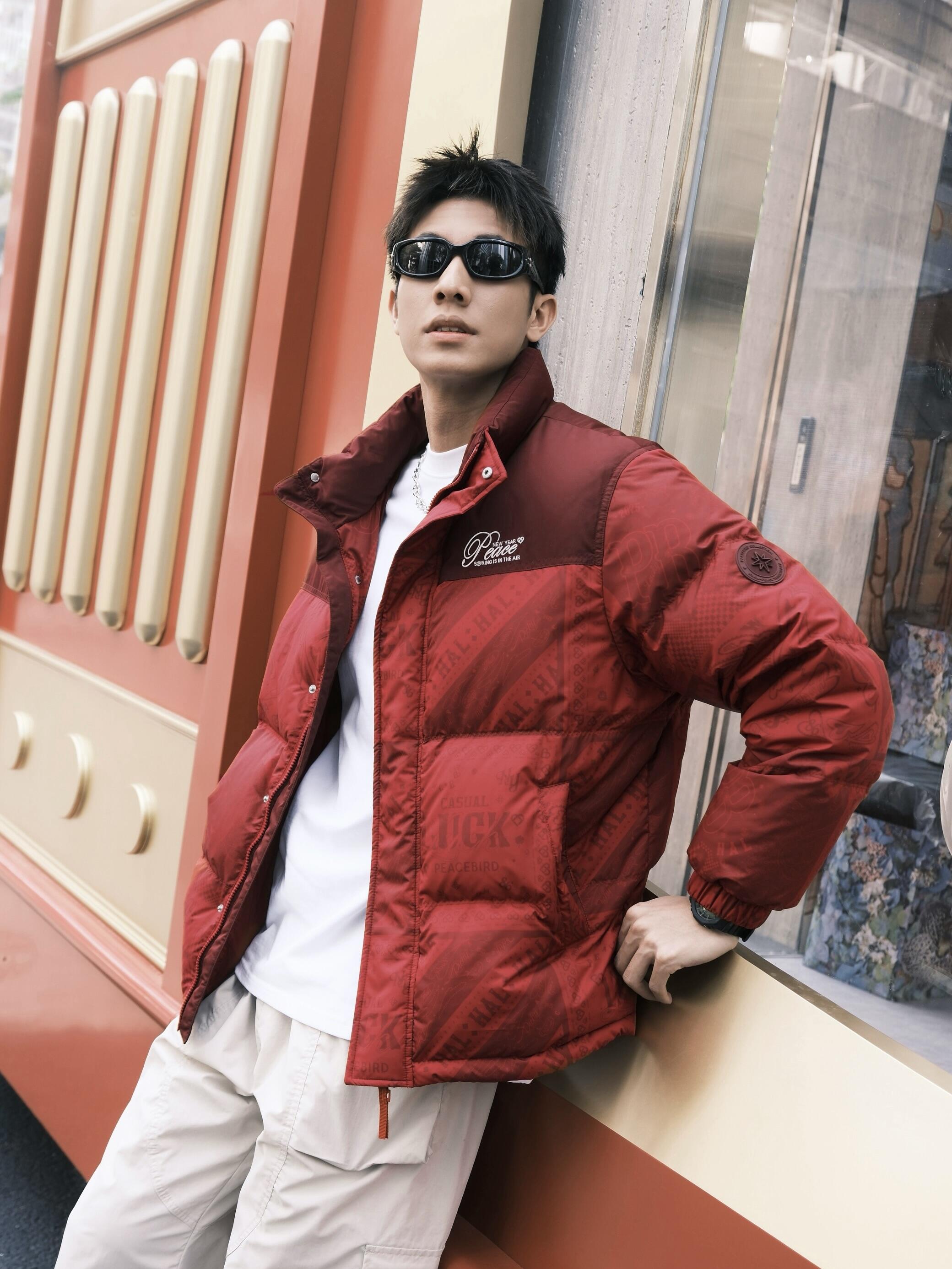 新年开运,身着红裳赴新春之约 新年开运,身着红裳赴新春之约