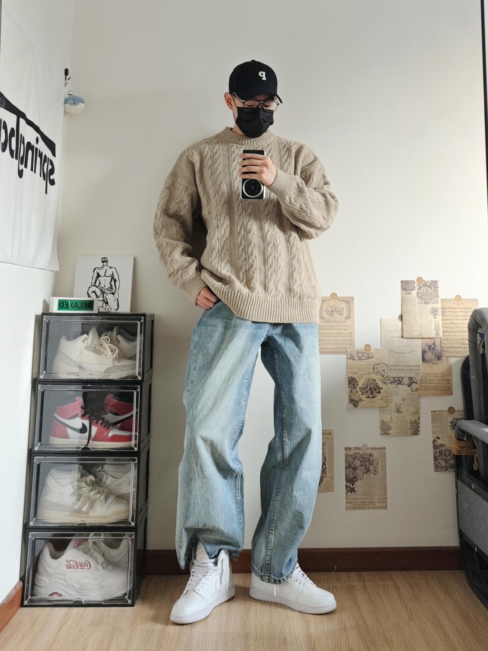 男生冬日穿搭秘籍：复古色系毛衣邂逅牛仔裤