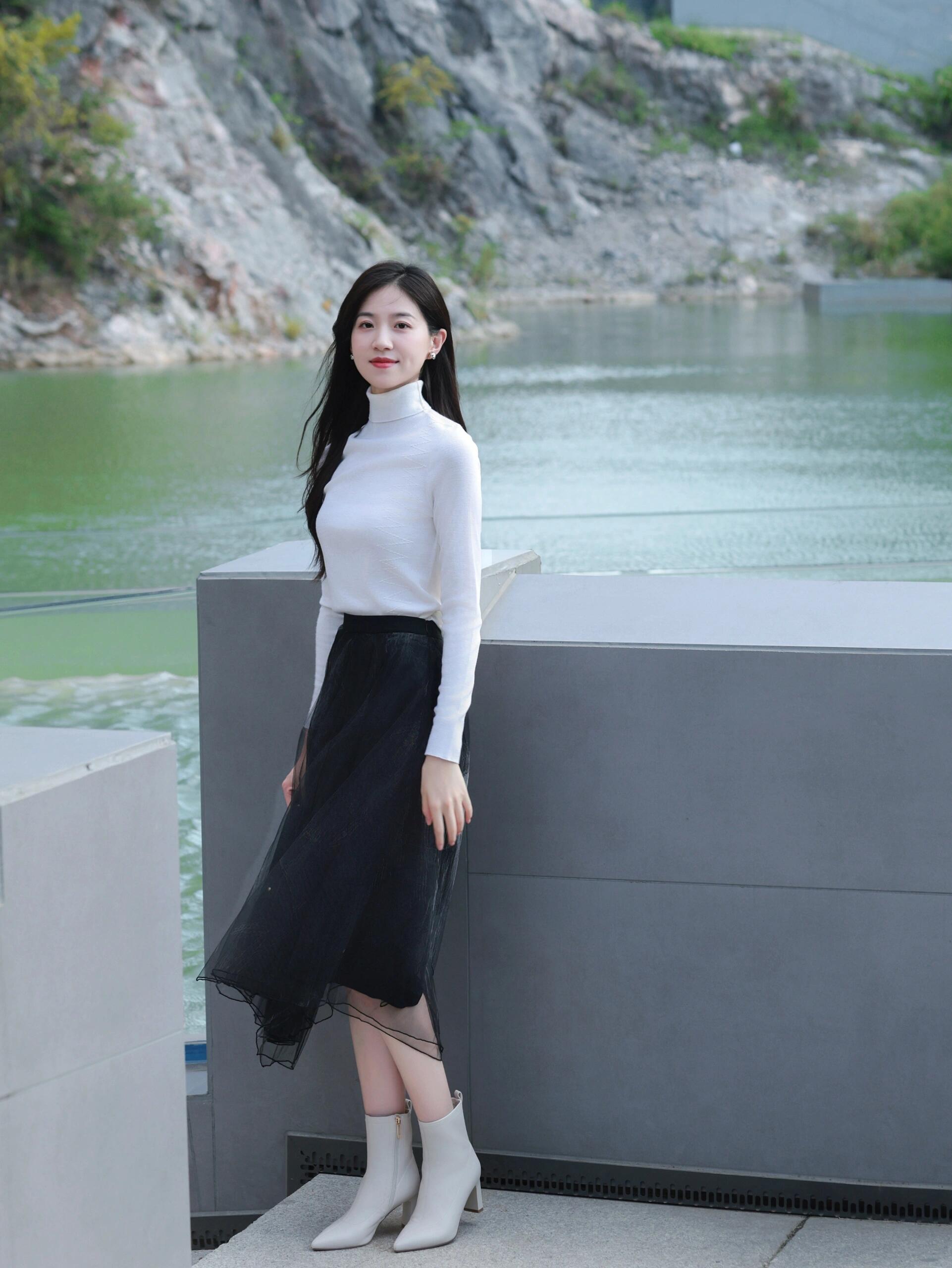 奋进方能拥抱自由，喜欢简单大衣